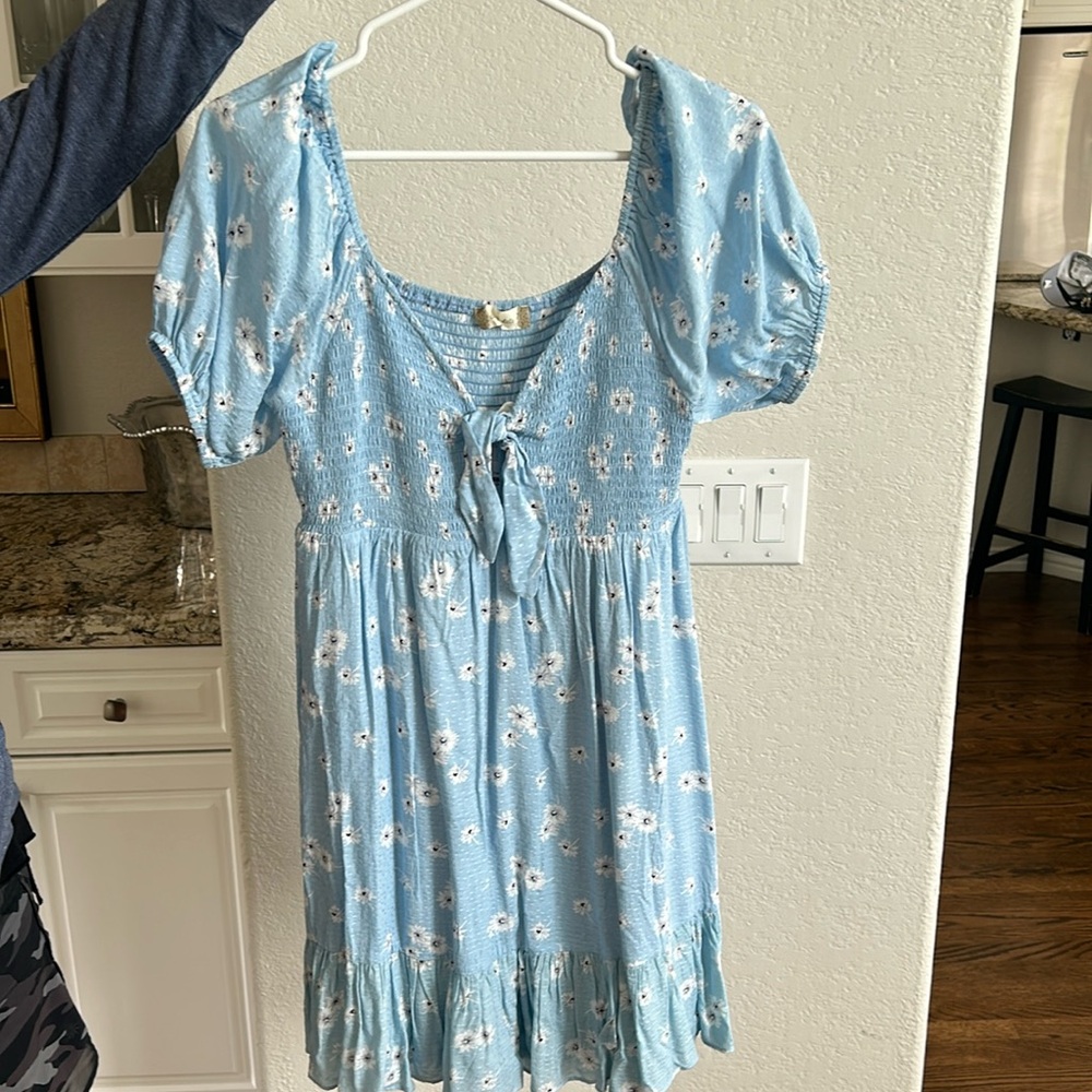 Altar’d State Blue/Ivory Daisy dress